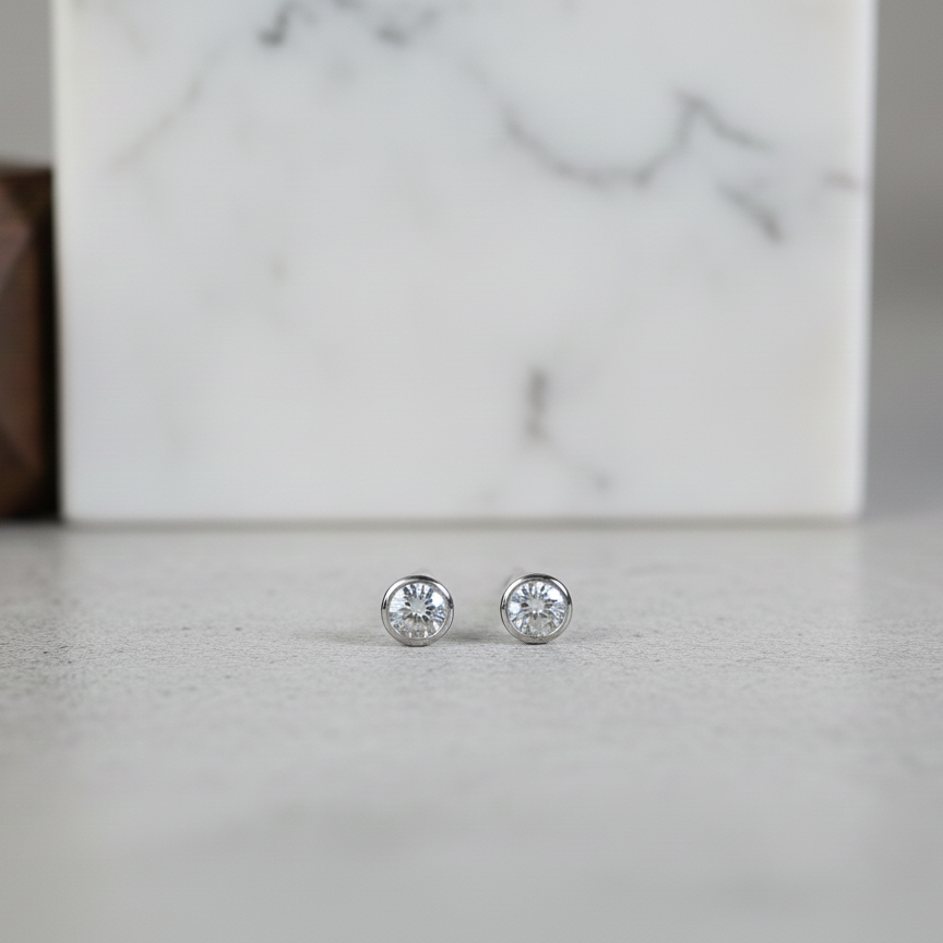 Barely there — Round Cut Stud Earrings