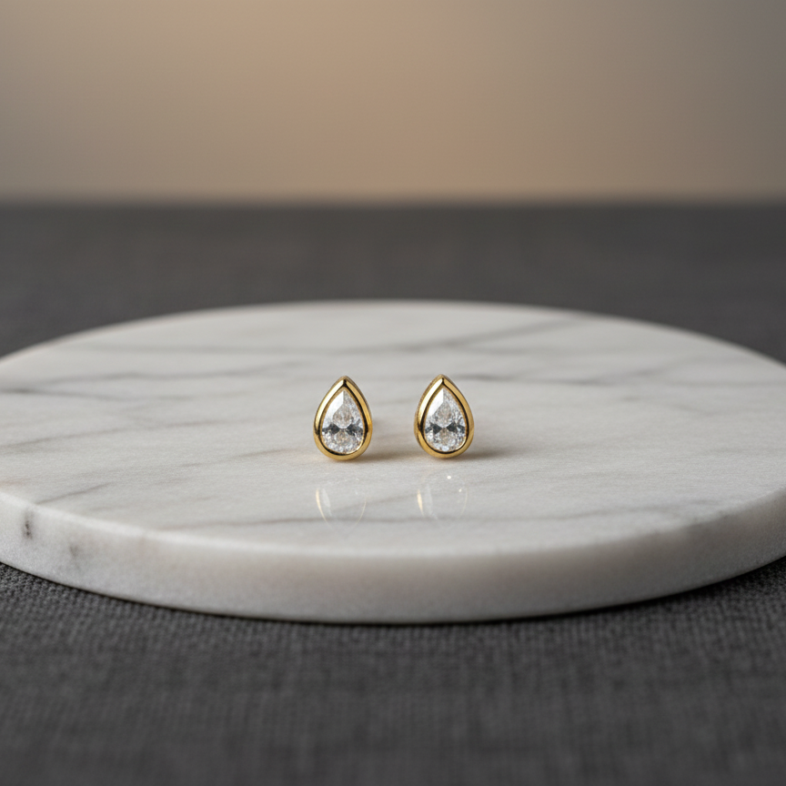 Teardrop-shaped earrings 